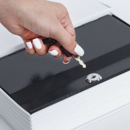 Сейф-книга "Сказки народов мира", 55х155х240 мм, ключевой замок, BRAUBERG, 291054 Сейф-книга "Сказки народов мира", 55х155х240 мм, ключевой замок, BRAUBERG, 291054