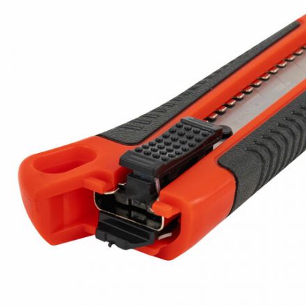 Нож канцелярский 18 мм BRAUBERG "Universal", 3 лезвия в комплекте, автофиксатор, черно-красный, 271351