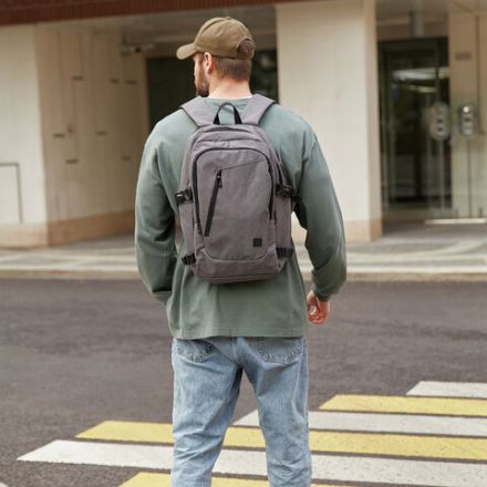 Рюкзак BRAUBERG URBAN универсальный, с отделением для ноутбука, USB-порт, "Charge", серый, 46х31х15 см, 271655