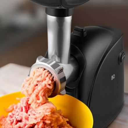 Мясорубка BQ (БИ-КЬЮ) MG2001, 1400 Вт, производительность 1,6 кг/мин, 1 насадка, реверс, черный, 86195850