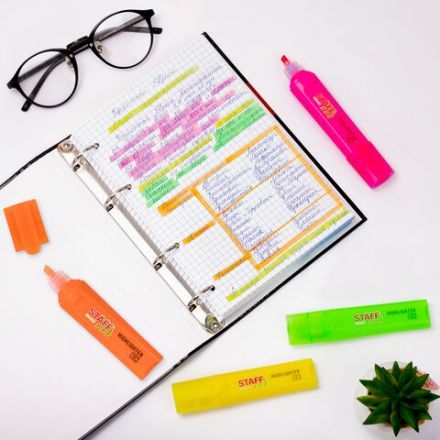 Набор текстовыделителей 4 НЕОНОВЫХ ЦВЕТА, STAFF "EVERYDAY HL-720", линия 1-5 мм, скошенный наконечник, 152555