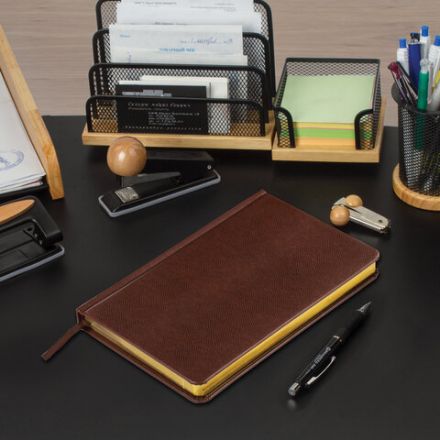 Ежедневник недатированный А5 138х213 мм BRAUBERG "Iguana" под кожу, 160 л., темно-коричневый, 125090 Ежедневник недатированный А5 138х213 мм BRAUBERG "Iguana" под кожу, 160 л., темно-коричневый, 125090