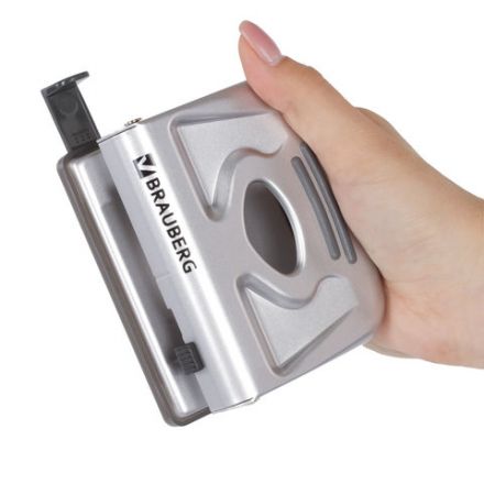 Дырокол металлический BRAUBERG "Metallic", до 20 листов, серебристый, 224339 Дырокол металлический BRAUBERG "Metallic", до 20 листов, серебристый, 224339