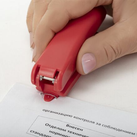 Степлер №10 BRAUBERG "SX-19", до 12 листов, с антистеплером, красный, 228589