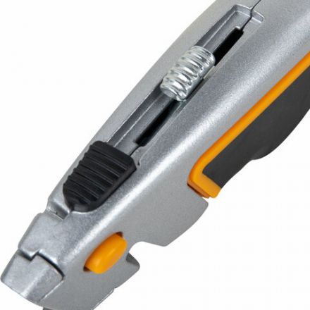 Нож универсальный мощный алюминиевый BRAUBERG "Heavy duty", автофиксатор, резиновые вставки, 238735