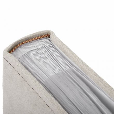 Фотоальбом BRAUBERG на 200 фотографий 10х15 см, под замшу, бумажные страницы, бокс, бежевый с коричневым, 390679