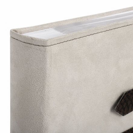 Фотоальбом BRAUBERG на 200 фотографий 10х15 см, под замшу, бумажные страницы, бокс, бежевый с коричневым, 390679