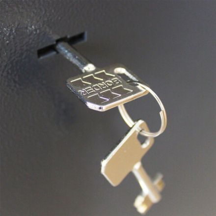 Сейф BRABIX "КМ-900Т", 900х470х400 мм, 51 кг, ключевой замок + 2 полки, трейзер, крепление к стене, 291168 Сейф BRABIX "КМ-900Т", 900х470х400 мм, 51 кг, ключевой замок + 2 полки, трейзер, крепление к стене, 291168