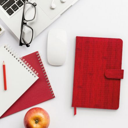 Еженедельник датированный 2026 МАЛЫЙ ФОРМАТ 95х155 мм, А6, BRAUBERG "Augustus", под кожу, красный, 117184