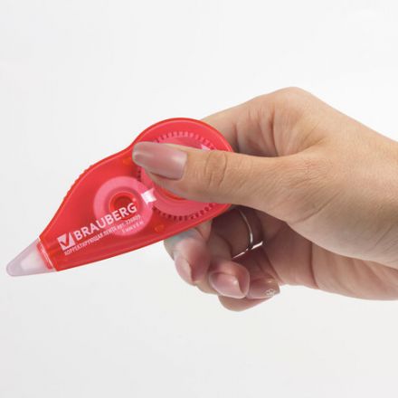 Корректирующая лента BRAUBERG, 5 мм х 6 м, корпус красный, механизм перемотки, блистер, 226809 Корректирующая лента BRAUBERG, 5 мм х 6 м, корпус красный, механизм перемотки, блистер, 226809