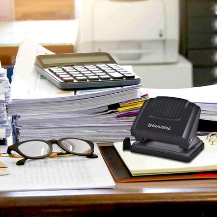 Дырокол BRAUBERG "SUPER", до 20 листов, черный, 272742 Дырокол BRAUBERG "SUPER", до 20 листов, черный, 272742