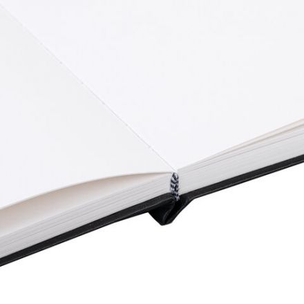 Скетчбук для смешанных техник MixMedia, 200 г/м2, 200х200 мм, 60 л., КОЖЗАМ, резинка, BRAUBERG ART CLASSIC, 116970