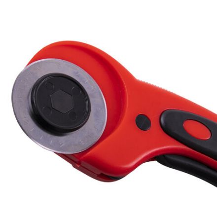 Нож раскройный роликовый 45 мм BRAUBERG PROFESSIONAL, круглое лезвие, резиновые вставки, 238087 Нож раскройный роликовый 45 мм BRAUBERG PROFESSIONAL, круглое лезвие, резиновые вставки, 238087