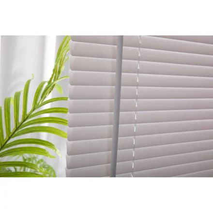 Жалюзи Комус Мебель ПВХ 40x160см, белые Жалюзи Комус Мебель ПВХ 40x160см, белые