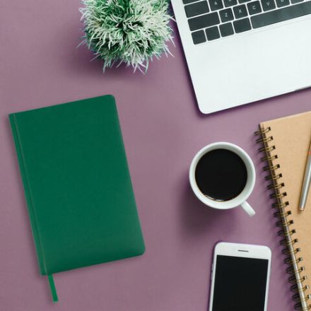 Ежедневник недатированный А5 (138х213 мм) BRAUBERG "Select", балакрон, 160 л., зеленый, 123431