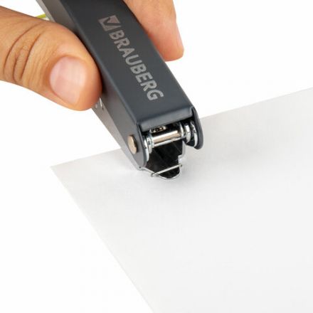 Степлер №10 металлический BRAUBERG "UNIVERSAL GT", до 16 листов, с антистеплером, черный, 272750