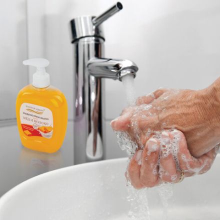 Мыло-крем жидкое 500 г ЗОЛОТОЙ ИДЕАЛ "Мед и молоко", дозатор, 606787 Мыло-крем жидкое 500 г ЗОЛОТОЙ ИДЕАЛ "Мед и молоко", дозатор, 606787