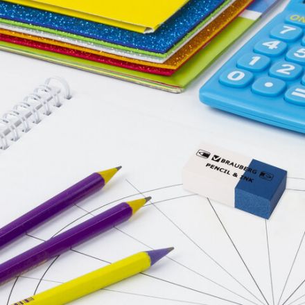Ластик BRAUBERG "PENCIL & INK", 39х18х12 мм, для ручки и карандаша, бело-синий, 229578 Ластик BRAUBERG "PENCIL & INK", 39х18х12 мм, для ручки и карандаша, бело-синий, 229578