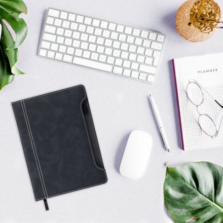 Блокнот А5 165x218 мм, BRAUBERG "Perfect", под кожу софт-тач, держатель для ручки, 80 листов, клетка, черный, 116614