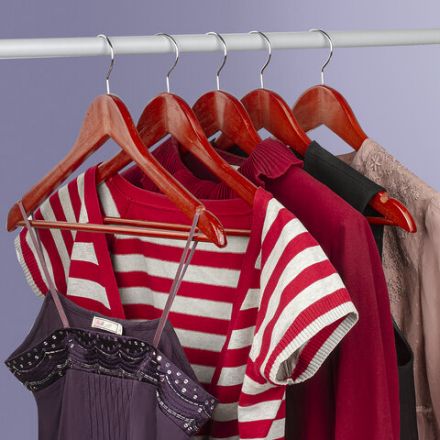 Вешалки-плечики, размер 48-50, КОМПЛЕКТ 5 шт., дерево, перекладина, цвет вишня, BRABIX "Стандарт", 601161