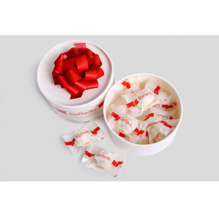 Конфеты RAFFAELLO с цельным миндальным орехом в кокосовой стружке, 200 г, торт, 9020000000363 Конфеты RAFFAELLO с цельным миндальным орехом в кокосовой стружке, 200 г, торт, 9020000000363