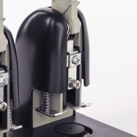 Дырокол металлический МОЩНЫЙ BRAUBERG "Heavy duty", до 150 л., черный, 226870 Дырокол металлический МОЩНЫЙ BRAUBERG "Heavy duty", до 150 л., черный, 226870