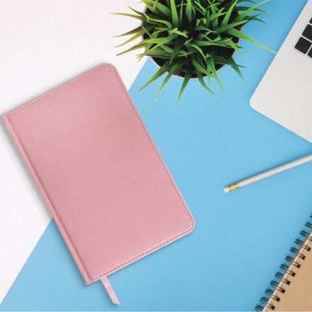 Ежедневник недатированный А5 138х213 мм BRAUBERG "Imperial" под кожу, 160 л., розовый, 111859