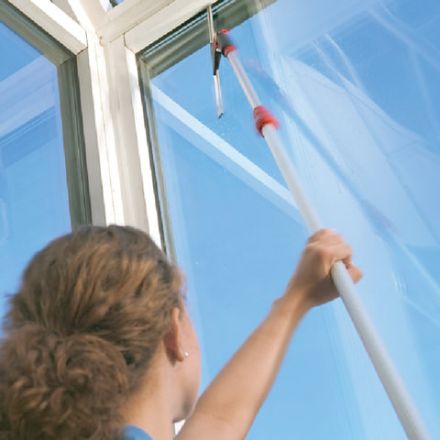 Черенок рукоятка телескопическая VILEDA 2х1,25 м (до 2,5 м) алюминиевый, используется с окномойкой шубкой 602099, со стяжкой 602101, 500115 Черенок рукоятка телескопическая VILEDA 2х1,25 м (до 2,5 м) алюминиевый, используется с окномойкой шубкой 602099, со стяжкой 602101, 500115