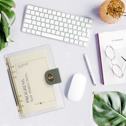 Блокнот А5 180x235 мм, BRAUBERG "Fabulous", гибкий, на кольцах, застежка, 80 л., оливковый, 116195