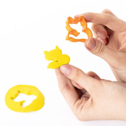 Пластилин в боксе ЮНЛАНДИЯ "ЮНЛАНДИК В ЗООПАРКЕ", 12 цветов, 620 г, скалка, 4 стека, 8 формочек, 105866 Пластилин в боксе ЮНЛАНДИЯ "ЮНЛАНДИК В ЗООПАРКЕ", 12 цветов, 620 г, скалка, 4 стека, 8 формочек, 105866