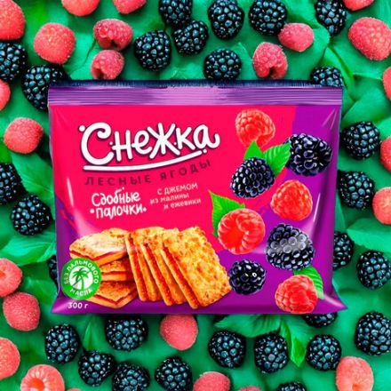 Сдобные палочки СНЕЖКА "Лесные ягоды" с джемом из малины и ежевики, 300 г