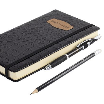 Скетчбук, слоновая кость 140 г/м2, 130х210 мм, 80 л., КОЖЗАМ, резинка, BRAUBERG ART CLASSIC, CROCO, черный, 116470