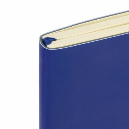 Блокнот А5 (148x218 мм), BRAUBERG "Metropolis Ultra", под кожу, 80 л., резинка, клетка, синий, 111017