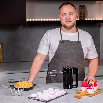 Миксер TIMBERK T-HM40S50, 700 Вт, 5 скоростей, 2 венчика, 2 крюка для теста, контейнер, черный Миксер TIMBERK T-HM40S50, 700 Вт, 5 скоростей, 2 венчика, 2 крюка для теста, контейнер, черный