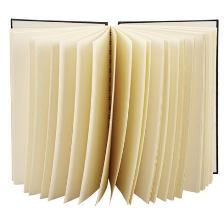 Скетчбук, слоновая кость 140 г/м2 130х210 мм, 80 л., КОЖЗАМ, гребень, BRAUBERG ART CLASSIC, черный, 116475