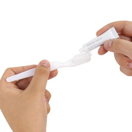 Зубной набор КОМПЛЕКТ 200 шт., HOTEL (зубная щётка + зубная паста 5 г), картон, 4634