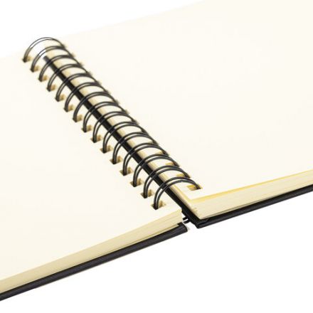 Скетчбук, слоновая кость 140 г/м2 200х200 мм, 80 л., КОЖЗАМ, гребень, BRAUBERG ART CLASSIC, черный, 116476