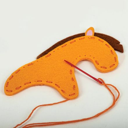 Набор для шитья игрушки из фетра "Животные фермы", 4 игрушки, ЮНЛАНДИЯ, 664736 Набор для шитья игрушки из фетра "Животные фермы", 4 игрушки, ЮНЛАНДИЯ, 664736