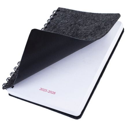 Ежедневник недатированный, А5, 135х210 мм, BRAUBERG "Felt", на гребне, войлок, застежка на кнопке, 160 л., черный, 117132