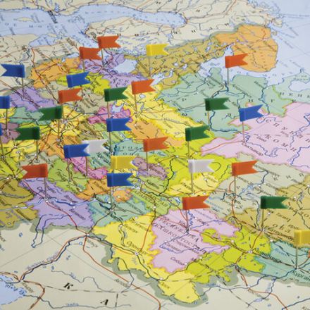 Набор BRAUBERG, силовые кнопки, 60 шт., шарики 60 шт., кубики 60 шт., флажки 60 шт., 223518 Набор BRAUBERG, силовые кнопки, 60 шт., шарики 60 шт., кубики 60 шт., флажки 60 шт., 223518