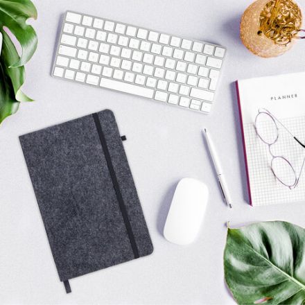 Блокнот А5 138x213 мм BRAUBERG "Voylok", войлок, резинка, держатель, 80 л., клетка, черный, 117134