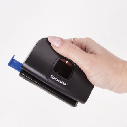 Дырокол BRAUBERG "Extra", до 10 листов, черный, 229090 Дырокол BRAUBERG "Extra", до 10 листов, черный, 229090