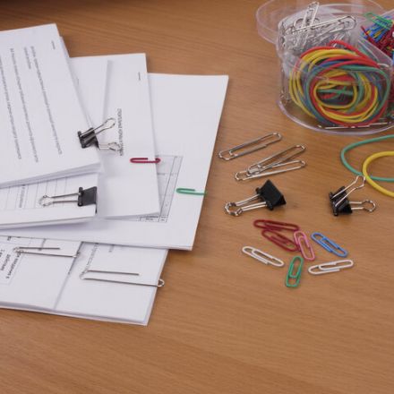 Набор BRAUBERG, зажимы 19 мм/15 шт., скрепки 28 мм/145 шт. и 50 мм/50 шт., резинки 40 шт., 223515 Набор BRAUBERG, зажимы 19 мм/15 шт., скрепки 28 мм/145 шт. и 50 мм/50 шт., резинки 40 шт., 223515