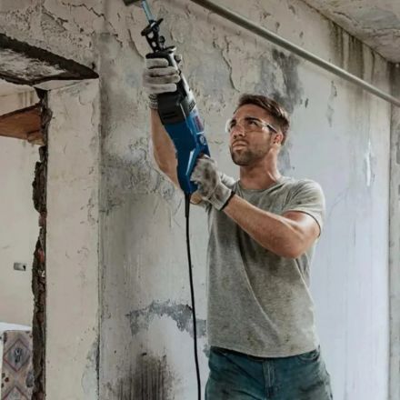 Пила сабельная Bosch GSA 120 06016B1020