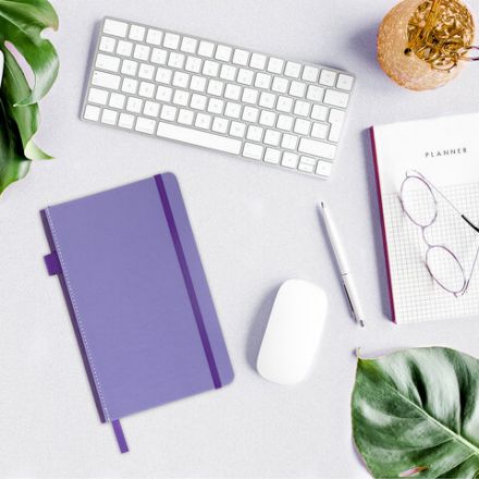 Блокнот А5 135x212 мм BRAUBERG "Edge", под кожу, резинка, держатель, 80 л., клетка, сиреневый, 117150 Блокнот А5 135x212 мм BRAUBERG "Edge", под кожу, резинка, держатель, 80 л., клетка, сиреневый, 117150