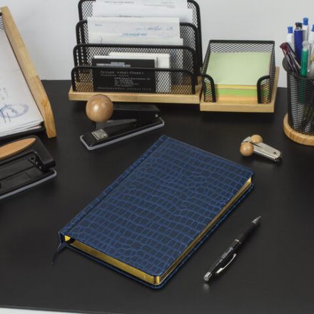 Ежедневник недатированный А5 (138х213 мм) BRAUBERG "Comodo", под кожу, 160 л., темно-синий, 113500