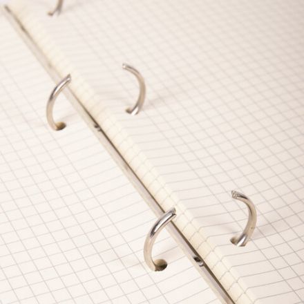 Тетрадь на кольцах БОЛЬШАЯ А4 (240х310 мм), 120 листов, под кожу, клетка, BRAUBERG "Main", коричневый, 404511