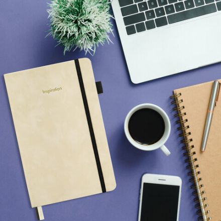 Блокнот А5 138x213 мм, BRAUBERG "Velvet", резинка, держатель, 80 л., клетка, бежевый, 116240 Блокнот А5 138x213 мм, BRAUBERG "Velvet", резинка, держатель, 80 л., клетка, бежевый, 116240