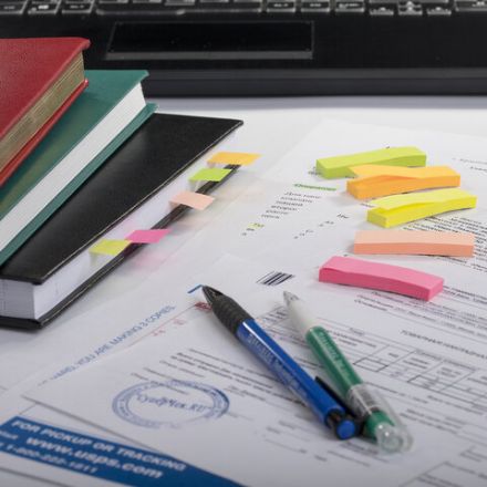 Закладки клейкие неоновые BRAUBERG бумажные, 50х14 мм, 1250 штук (5 цветов х 50 листов, КОМПЛЕКТ 5 штук), 112443 Закладки клейкие неоновые BRAUBERG бумажные, 50х14 мм, 1250 штук (5 цветов х 50 листов, КОМПЛЕКТ 5 штук), 112443