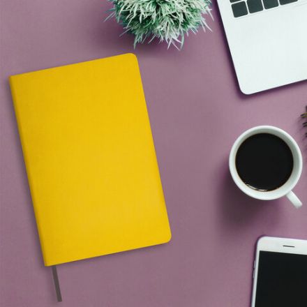 Блокнот А5 (148x218 мм), BRAUBERG "Metropolis Mix", под кожу, 80 л., в точку, желтый, 113316